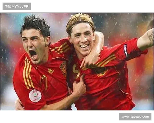 托雷斯五大著名绰号解析：从西班牙猎鹰到金童的多重身份揭秘